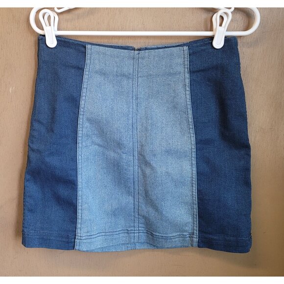 Free People/Urban Outfitters Denim Color Block Mini Skirt Size 8 EUC‎ - Picture 1 of 11